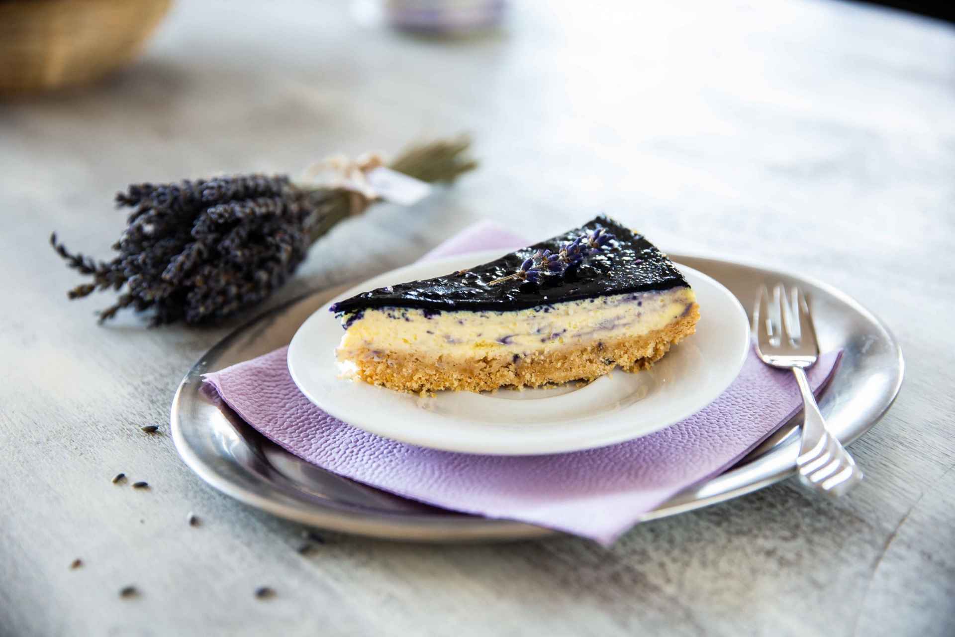 Lavender Cheese Cake (photo credit: Daniel Schulz)