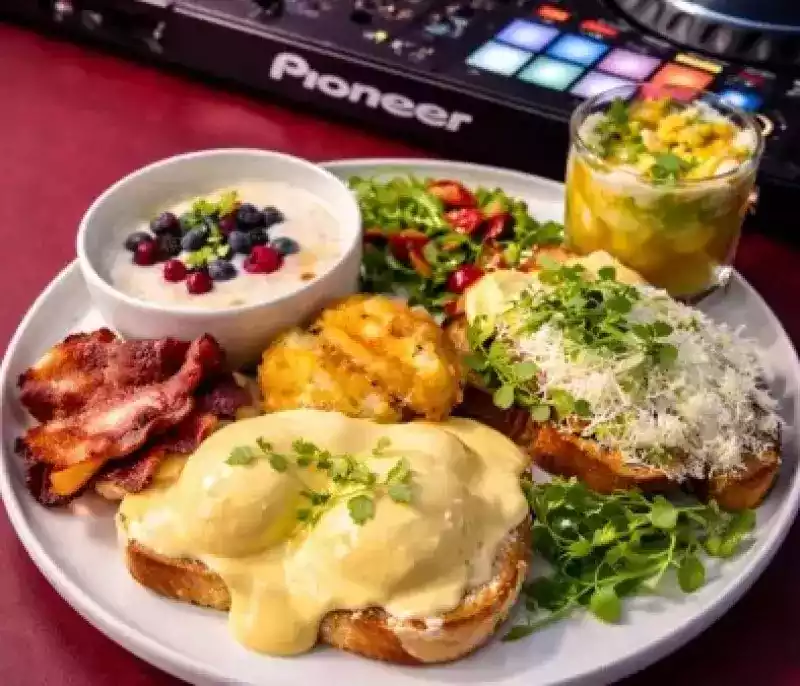 Brunch AMbient Beats: DJ Tera