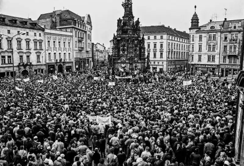 Sametová revoluce objektivem Jiřího Fraita