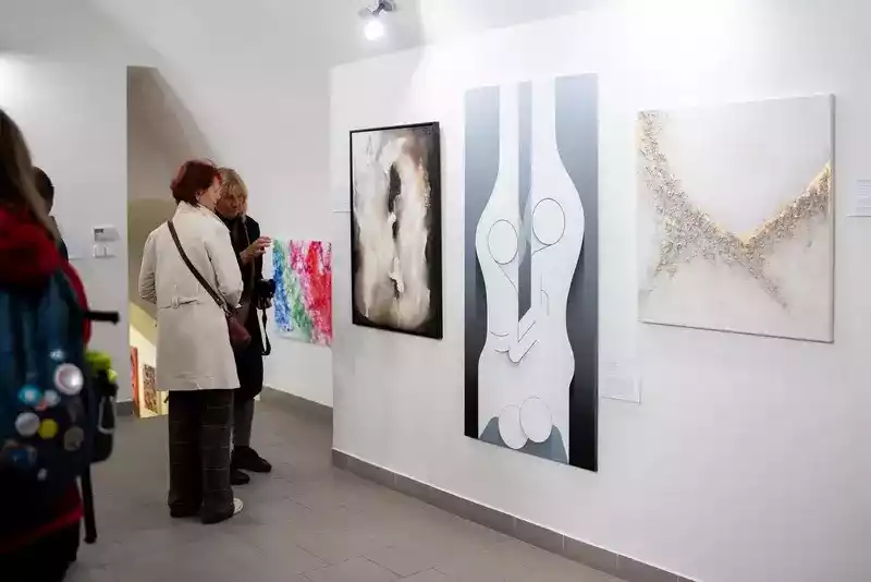 VIII. benefiční aukce pro mobilní hospic Nejste sami