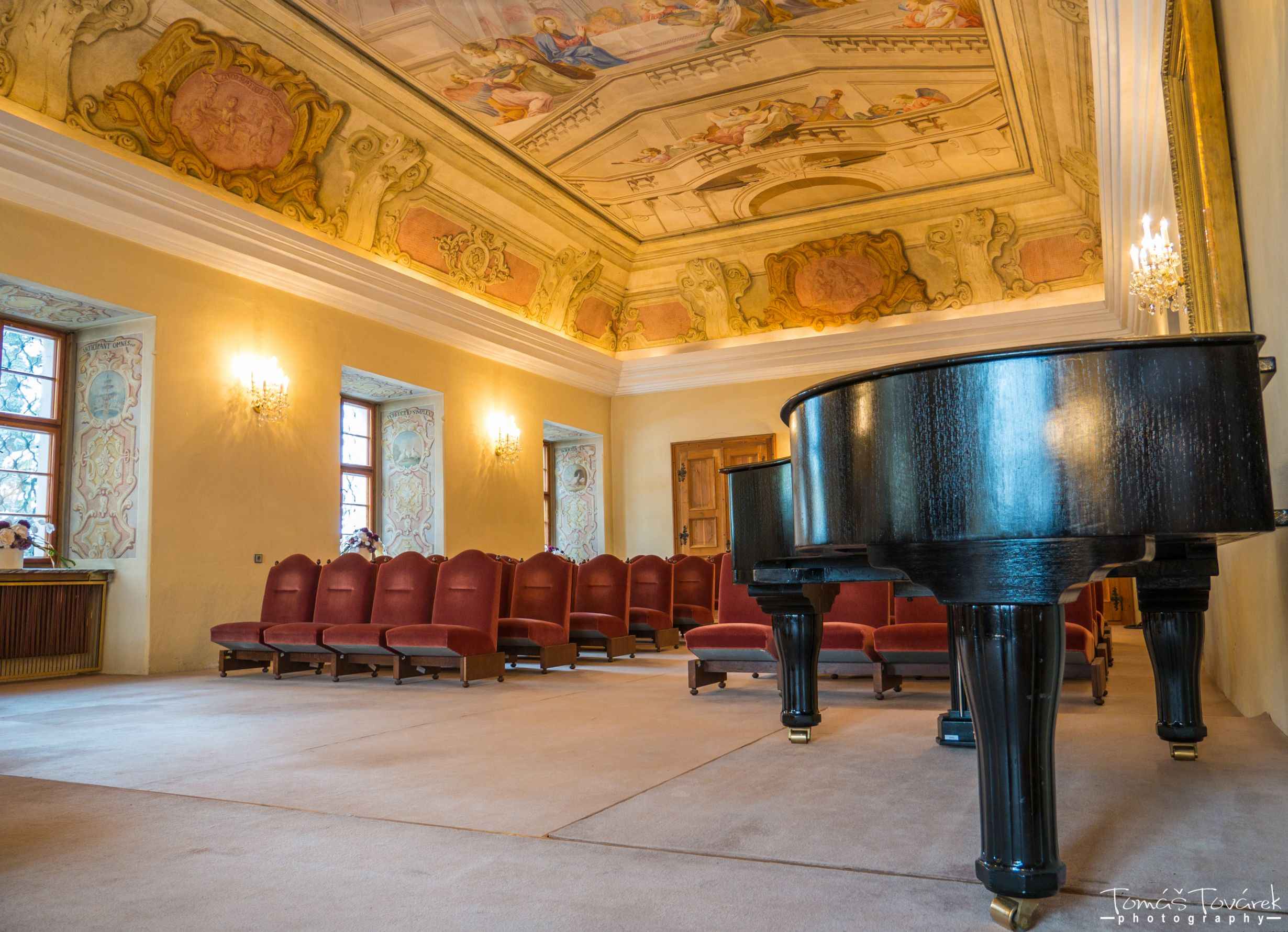 Zámek Konice s expozicí řemesel a sbírkou seker