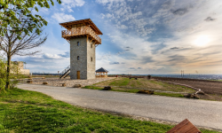 Rozhledna Tučín - Římská věž