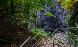 Nature trail Around the Hranice Abyss